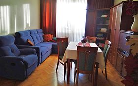 Centrum, 700m do plaży - 2 sypialnie, salon, balkon, bezpłatny parking,